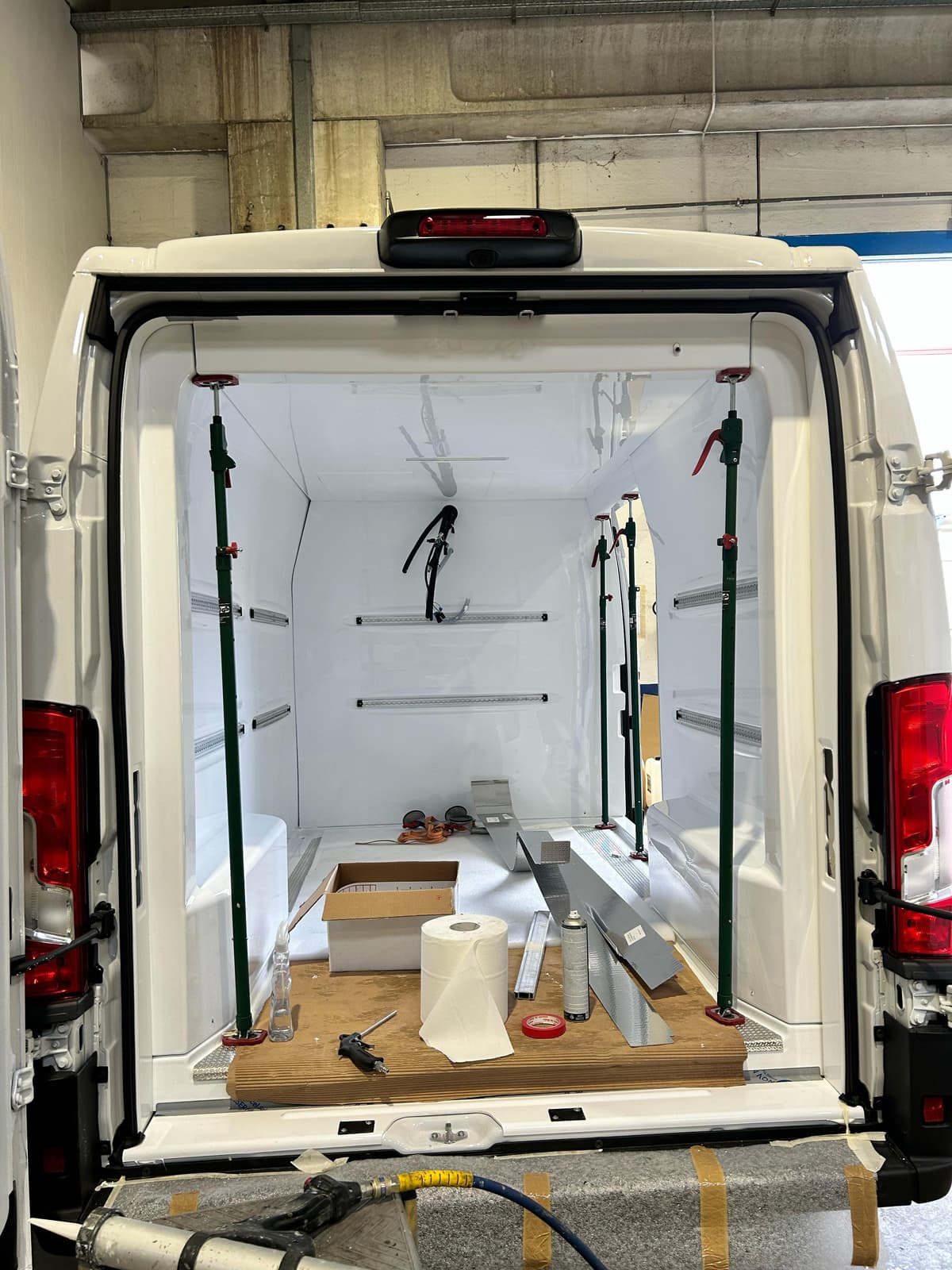 Vista posteriore veicolo